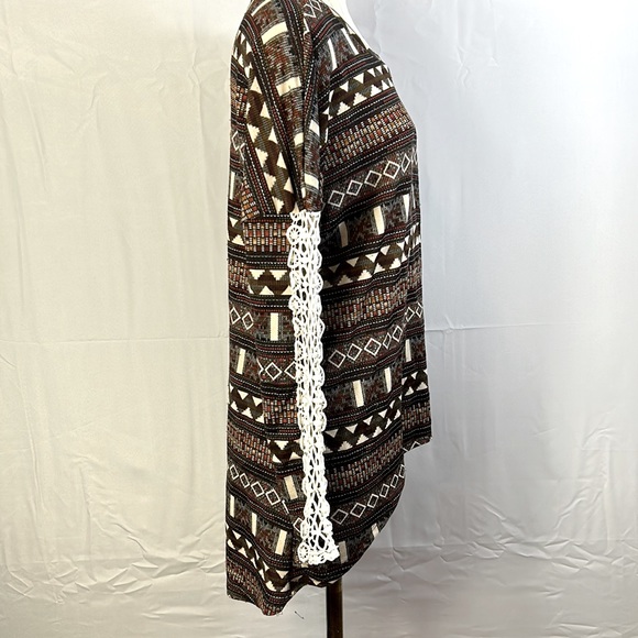 Yahada Brown and Lace Sleeve Tunic Top Crew neck Size Medium Like New - Picture 2 of 7